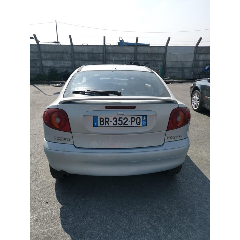 Malle/Hayon arriere RENAULT MEGANE 1 Photo n°5