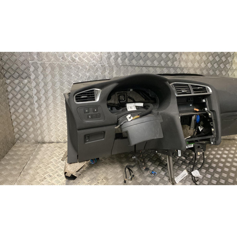 Planche de bord complete CITROEN C4 2 Photo n°1