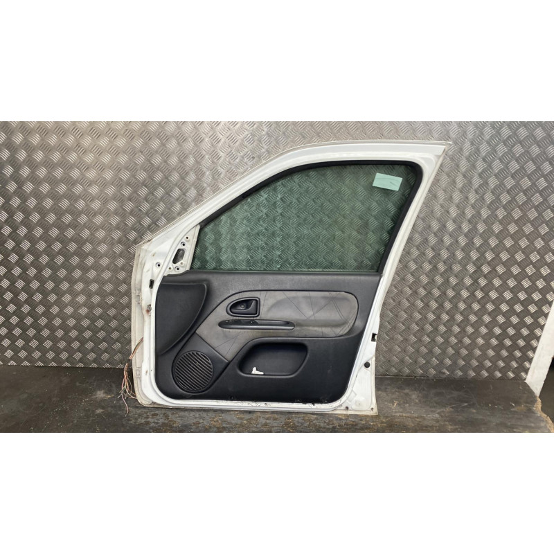 Porte avant droit RENAULT CLIO 2 Photo n°4