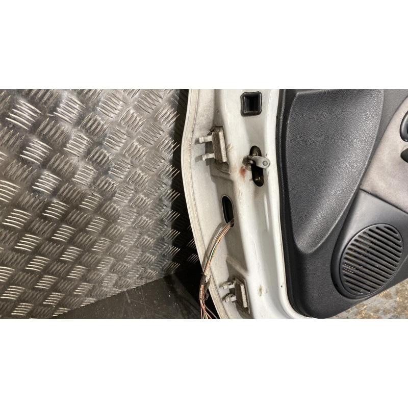 Porte avant droit RENAULT CLIO 2 Photo n°6