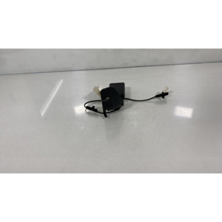 Attache ceinture arriere droit PEUGEOT 508 1 Photo n°1