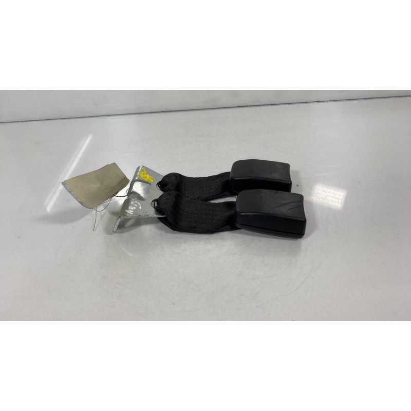 Attache ceinture arriere droit FORD FIESTA 5 Photo n°1
