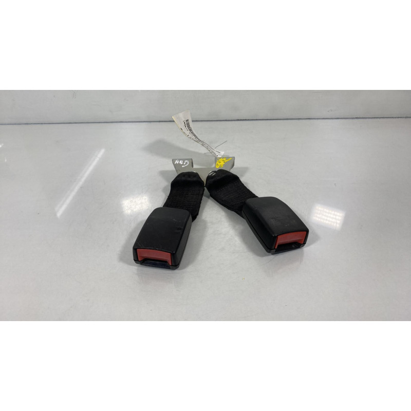 Attache ceinture arriere droit FORD FIESTA 5 Photo n°3
