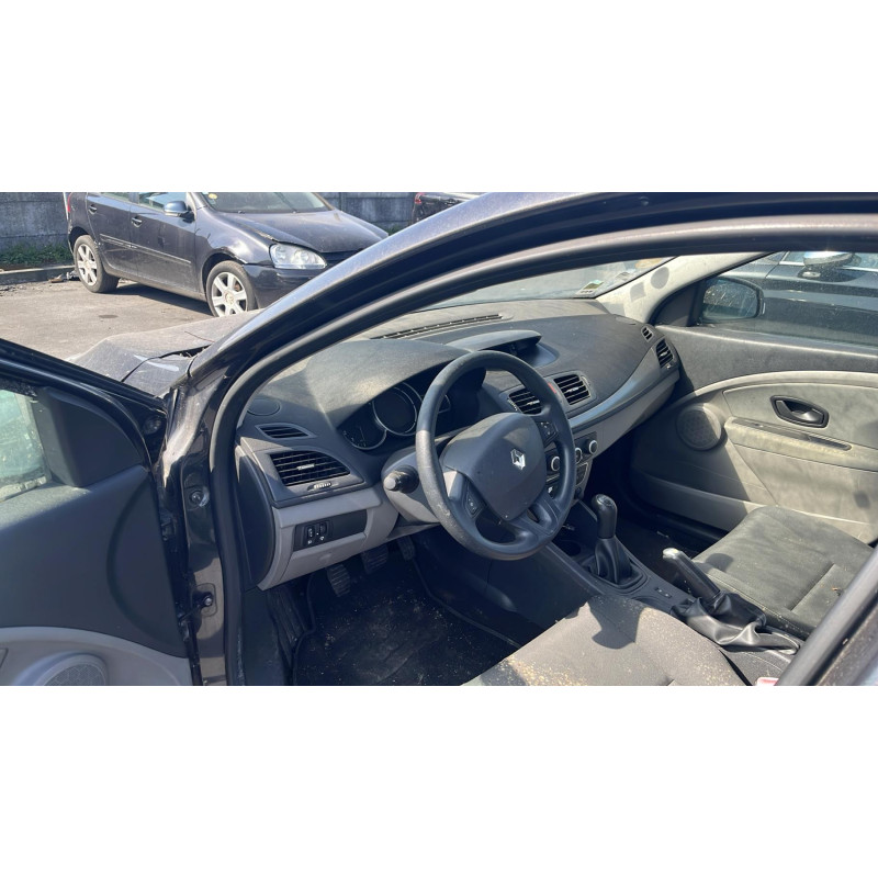 Porte avant gauche RENAULT MEGANE 3 Photo n°10