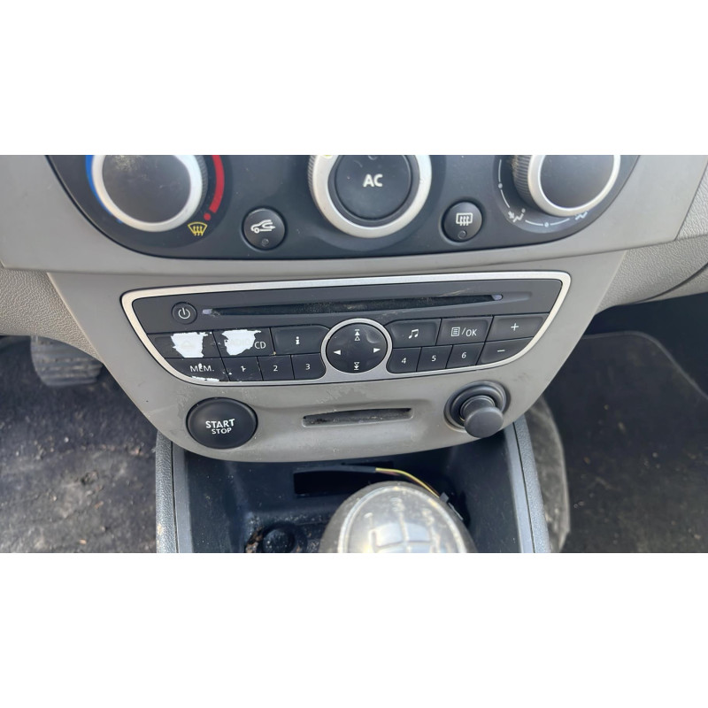 Porte avant gauche RENAULT MEGANE 3 Photo n°11