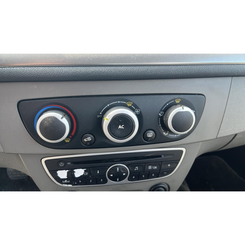Porte avant gauche RENAULT MEGANE 3 Photo n°13