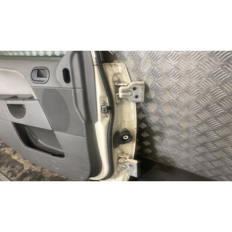 Porte avant gauche FORD FIESTA 5 Photo n°1