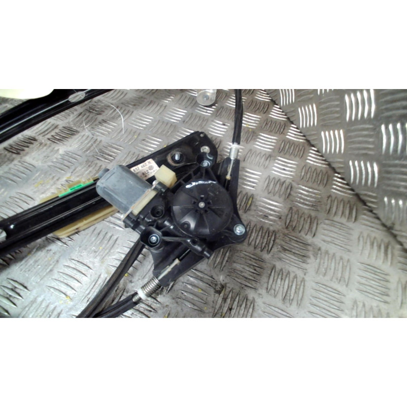Leve vitre electrique avant droit VOLKSWAGEN GOLF 7 Photo n°1