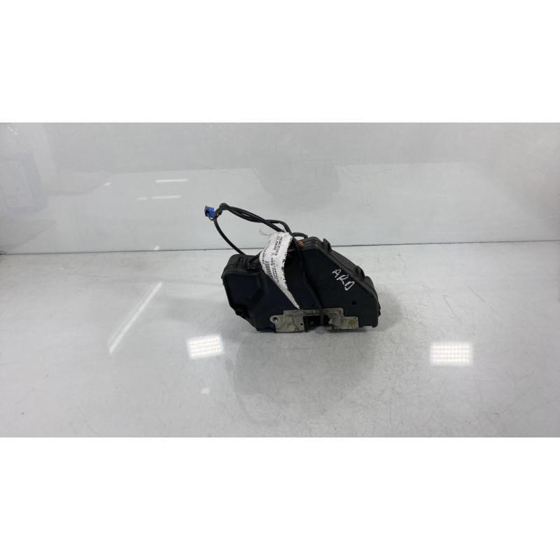 Serrure arriere droit MERCEDES CLASSE C 203 Photo n°1