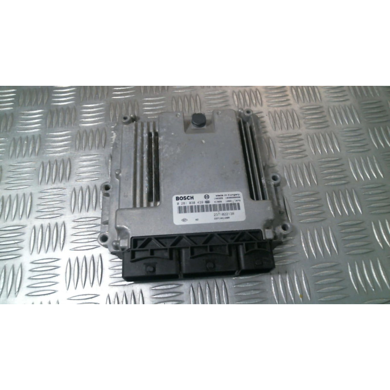 Calculateur moteur RENAULT CLIO 4 Photo n°2
