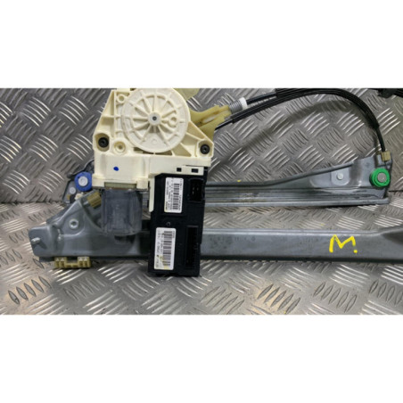 Leve vitre electrique avant droit RENAULT LAGUNA 3 Photo n°1