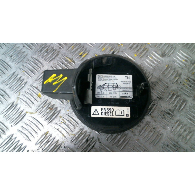 Trappe d'essence OPEL ZAFIRA B Photo n°1