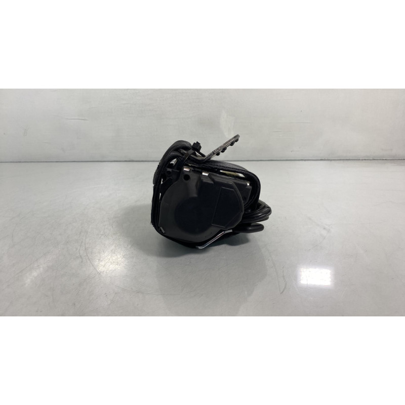 Ceinture arriere gauche VOLKSWAGEN POLO 4 Photo n°3