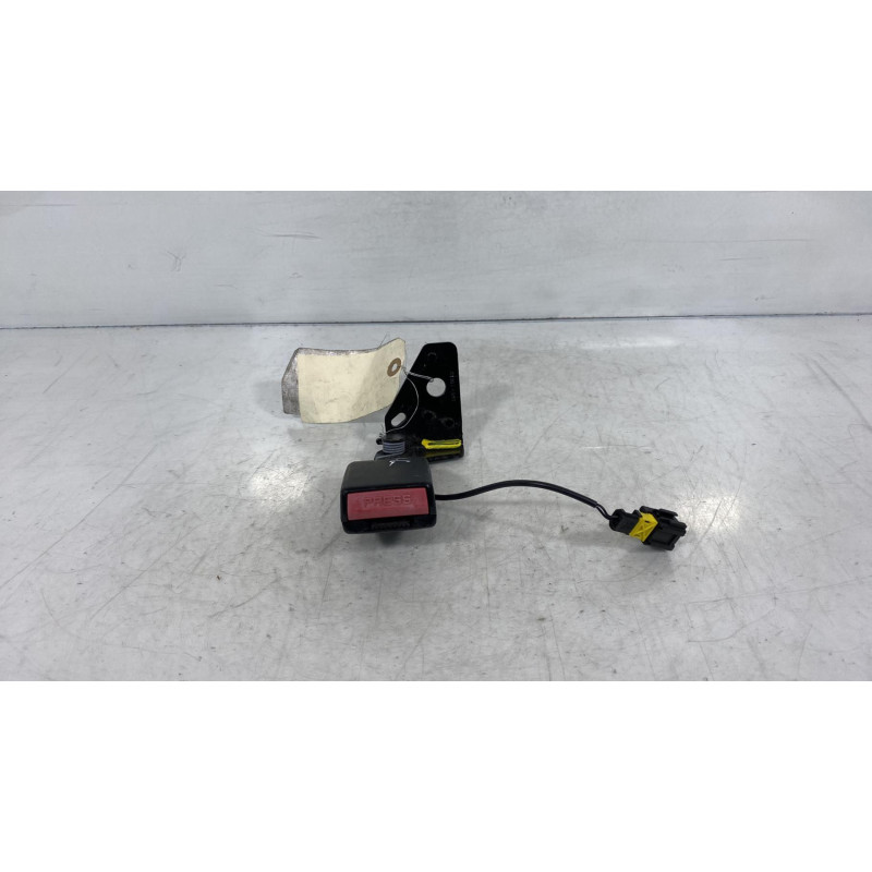 Attache ceinture arriere gauche PEUGEOT 207 Photo n°3