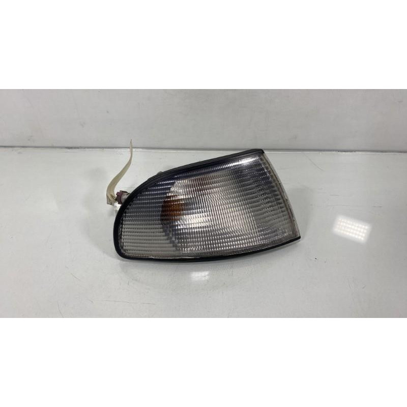 Optique avant secondaire droit (feux)(clignotant) AUDI A4 1 Photo n°3