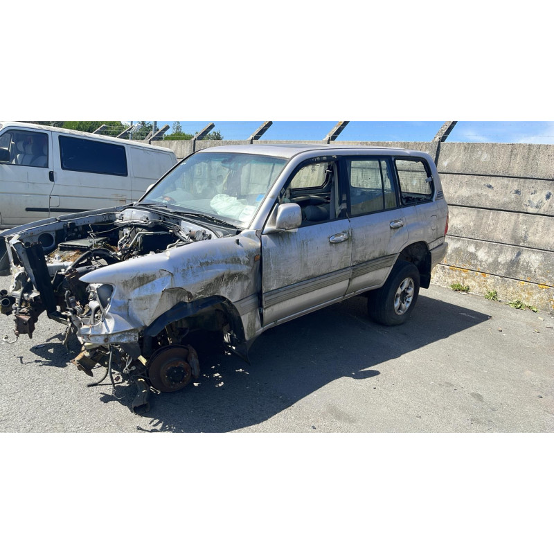Feu arriere principal droit (feux) TOYOTA LAND CRUISER 4 STATION WAGON J100 Photo n°9