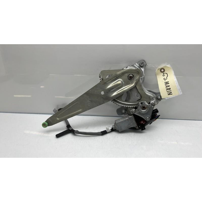 Leve vitre electrique arriere droit TOYOTA LAND CRUISER 4 STATION WAGON J100 Photo n°3