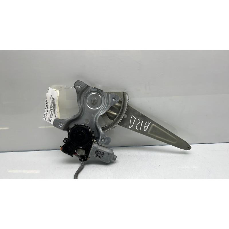 Leve vitre electrique arriere droit TOYOTA LAND CRUISER 4 STATION WAGON J100 Photo n°4