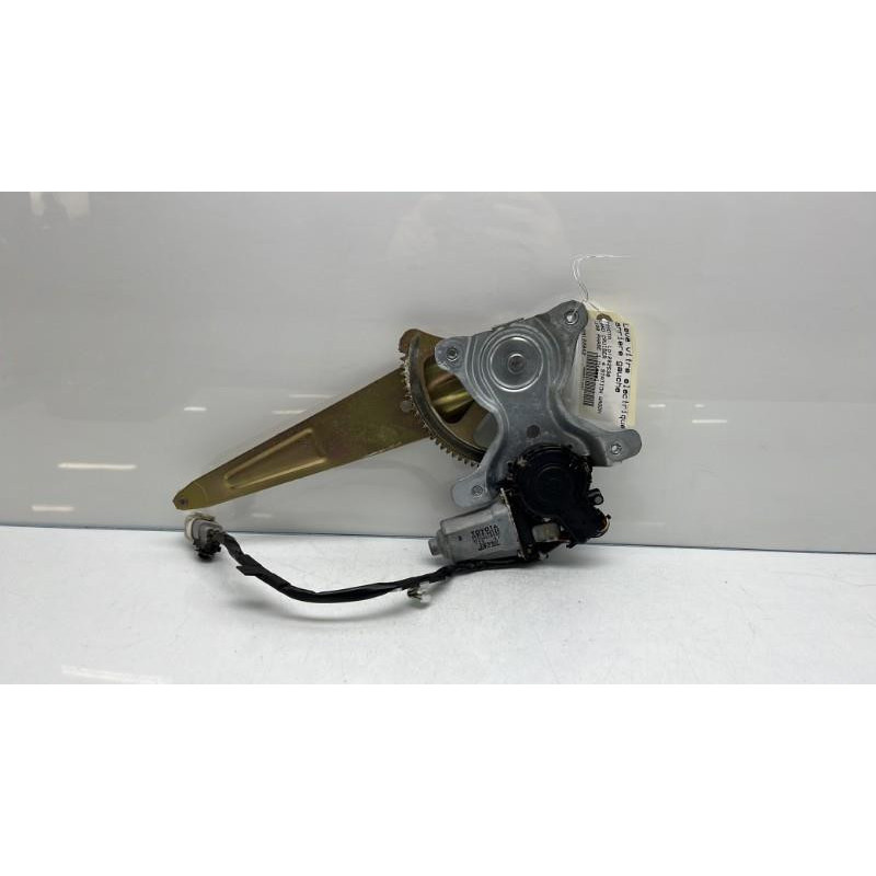 Leve vitre electrique arriere gauche TOYOTA LAND CRUISER 4 STATION WAGON J100 Photo n°4