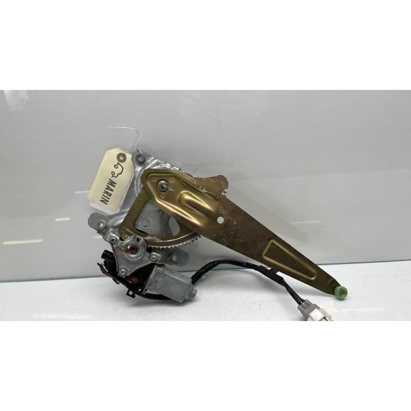 Leve vitre electrique arriere gauche TOYOTA LAND CRUISER 4 STATION WAGON J100 Photo n°6