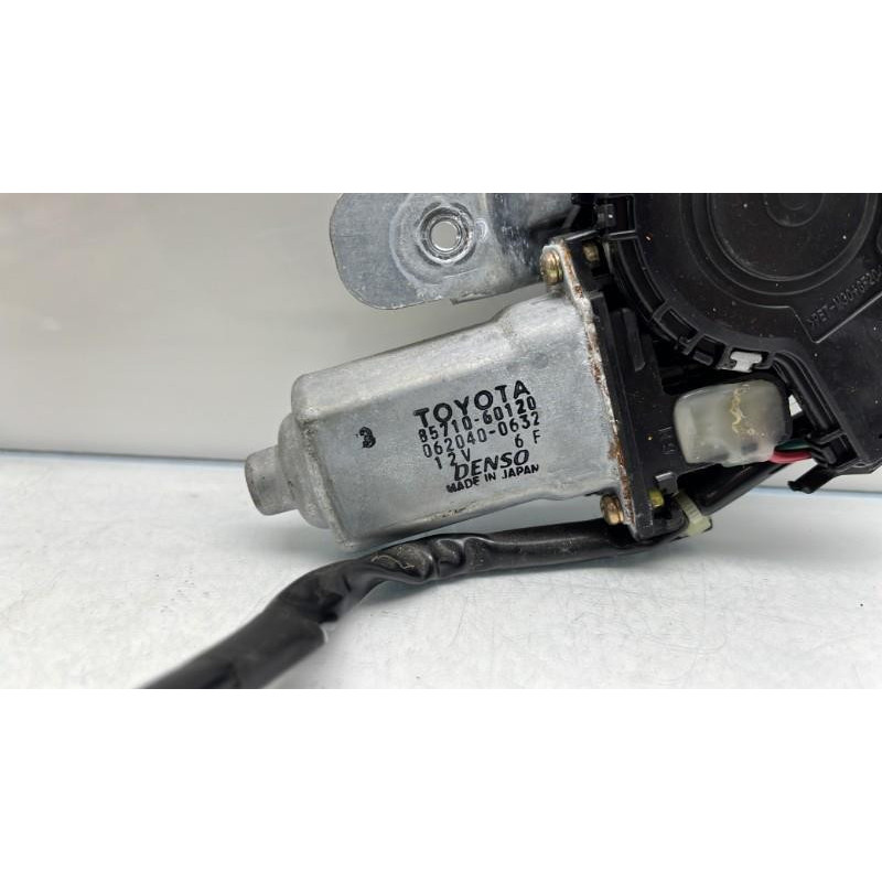 Leve vitre electrique arriere gauche TOYOTA LAND CRUISER 4 STATION WAGON J100 Photo n°8