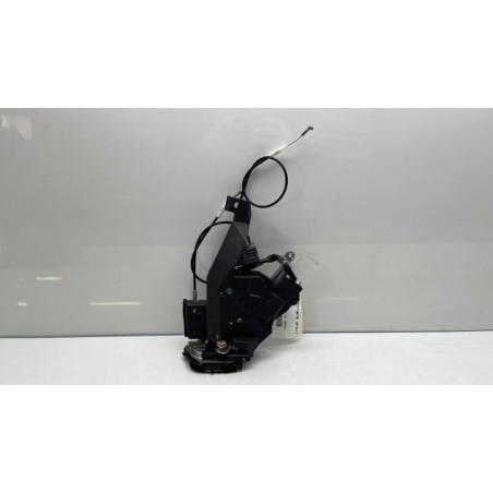 Serrure arriere droit TOYOTA LAND CRUISER 4 STATION WAGON J100