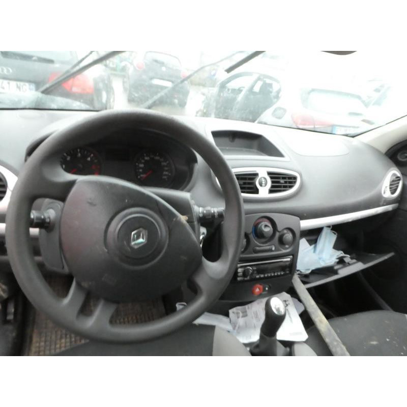 Verin de coffre RENAULT CLIO 3 Photo n°11