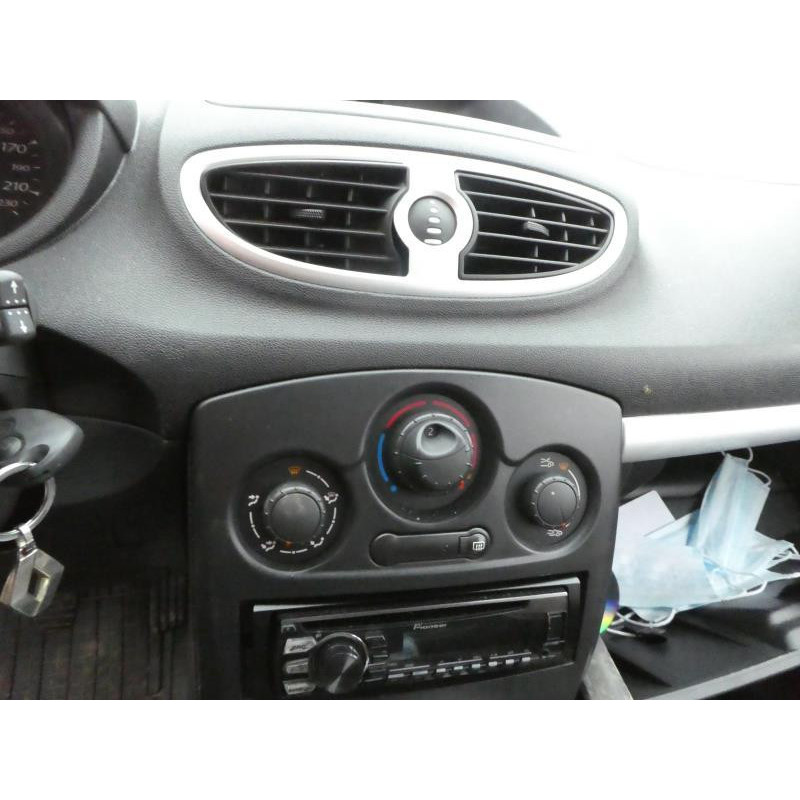 Verin de coffre RENAULT CLIO 3 Photo n°15