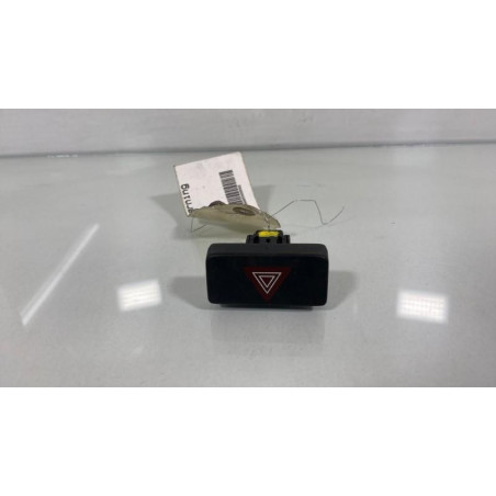 Bouton de warning NISSAN PIXO