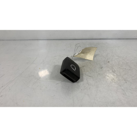 Attache ceinture arriere droit RENAULT SCENIC 2 Photo n°1