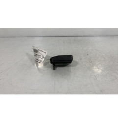 Attache ceinture arriere droit RENAULT SCENIC 2