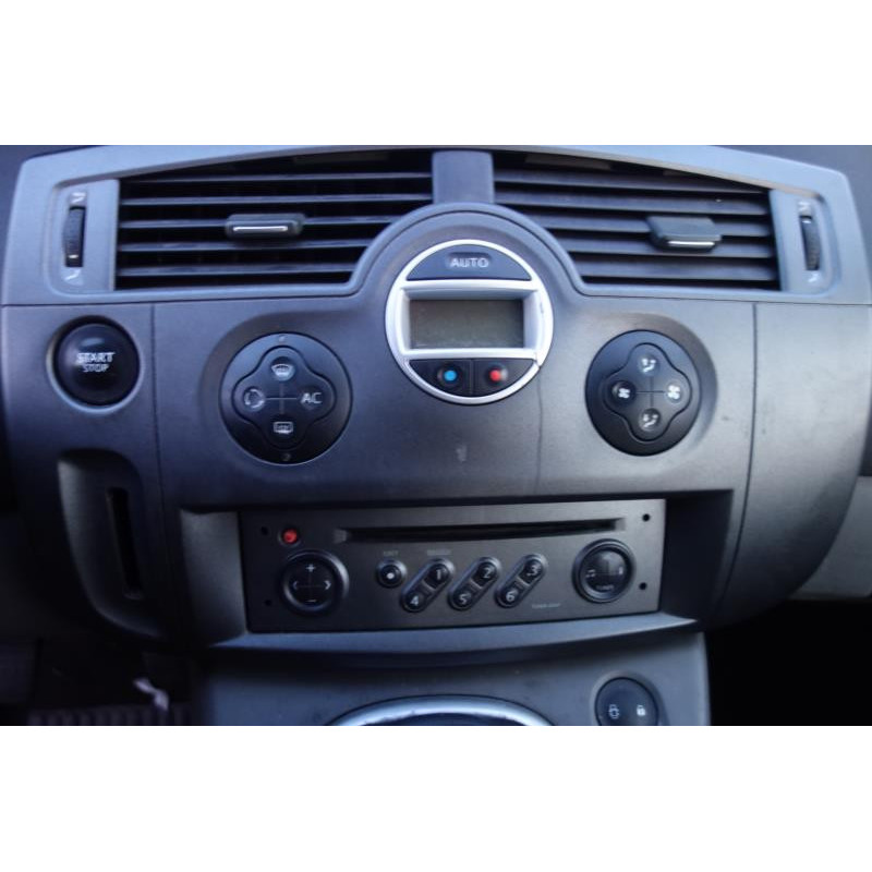 Calculateur moteur RENAULT GRAND SCENIC 2 Photo n°9