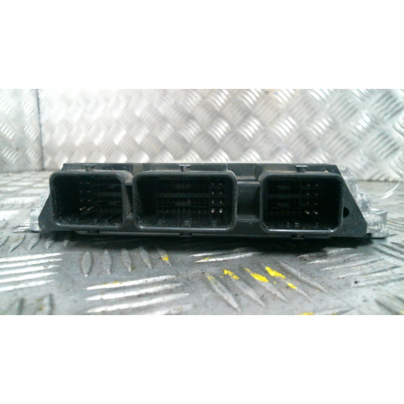 Calculateur moteur RENAULT SCENIC 2 Photo n°2