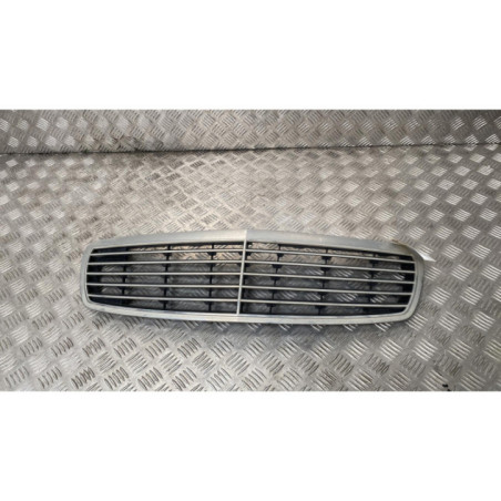 Calandre MERCEDES CLASSE E 211 Photo n°1