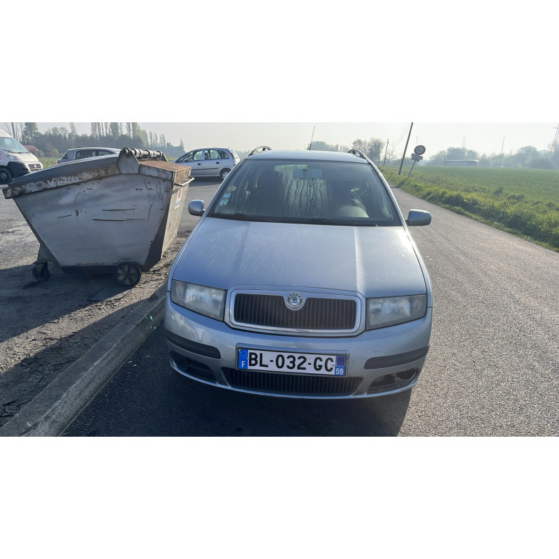 Face avant SKODA FABIA 1 Photo n°3