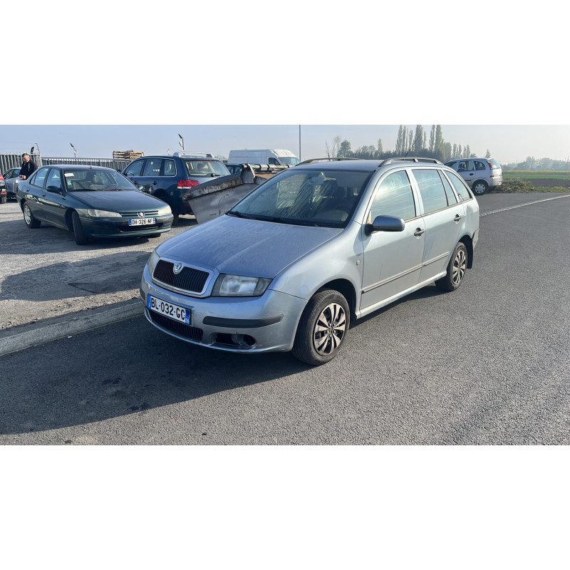Face avant SKODA FABIA 1 Photo n°9