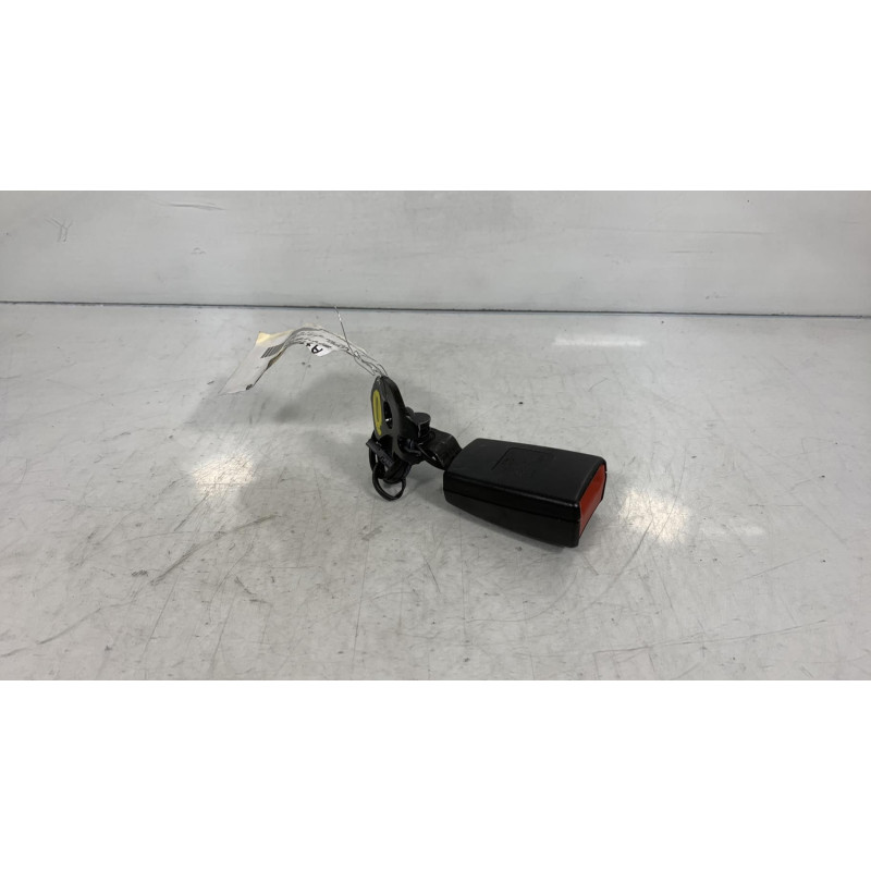 Attache ceinture arriere droit OPEL CORSA E Photo n°3