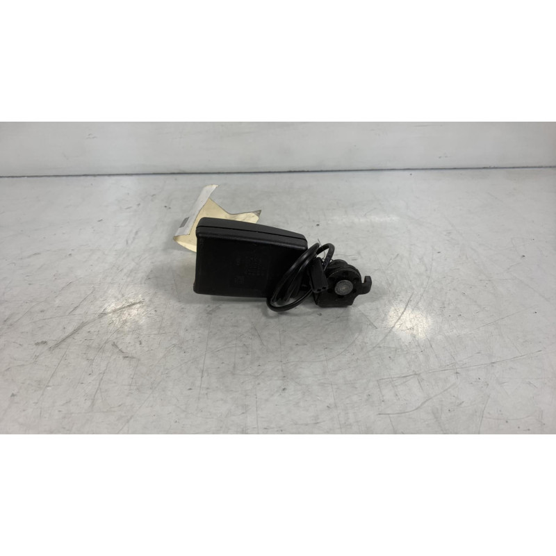 Attache ceinture arriere gauche OPEL CORSA E Photo n°3