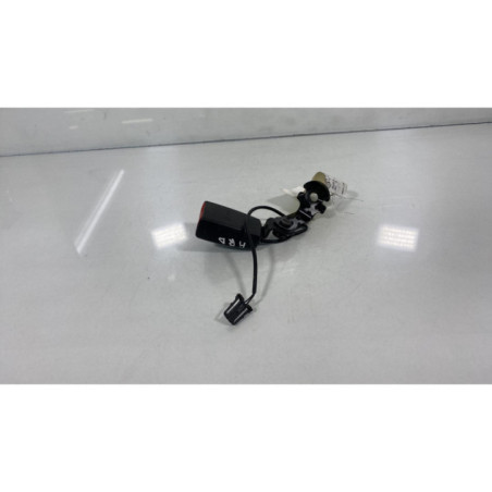 Attache ceinture arriere droit AUDI A1 1 Photo n°1