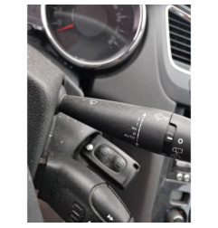Interrupteur de leve vitre avant droit PEUGEOT 5008 1
