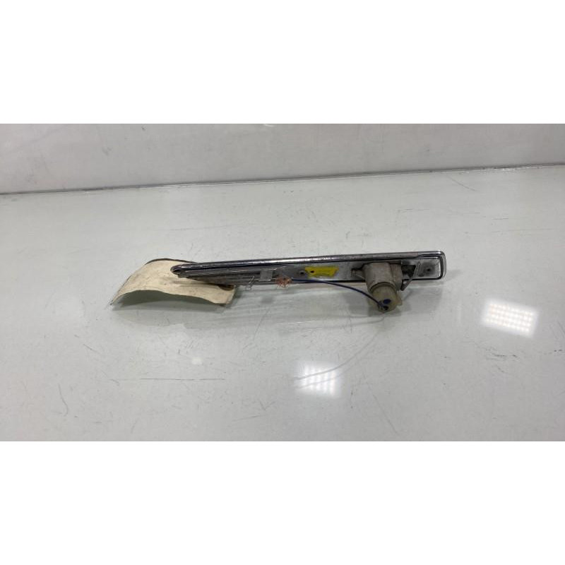 Repetiteur clignotant avant droit  (Feux) FORD MONDEO 3 Photo n°2