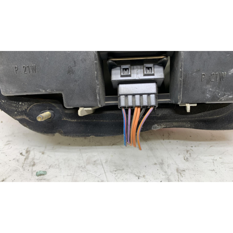 Feu arriere principal droit (feux) FORD FIESTA 4 Photo n°3