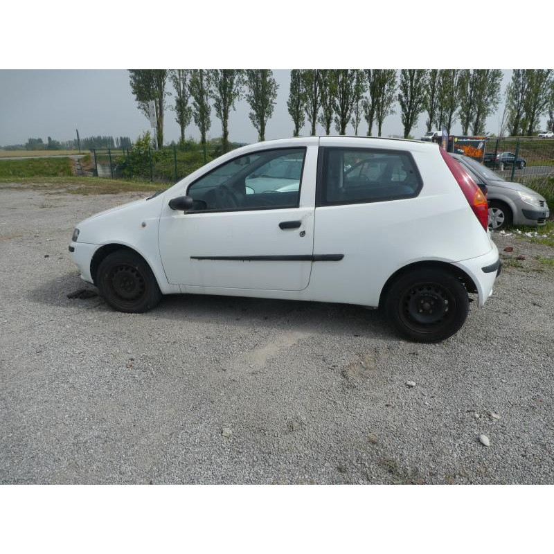 Capot FIAT PUNTO 2 Photo n°9