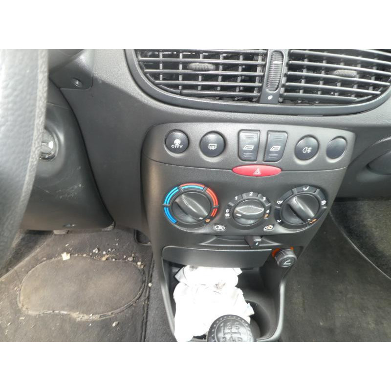 Capot FIAT PUNTO 2 Photo n°11