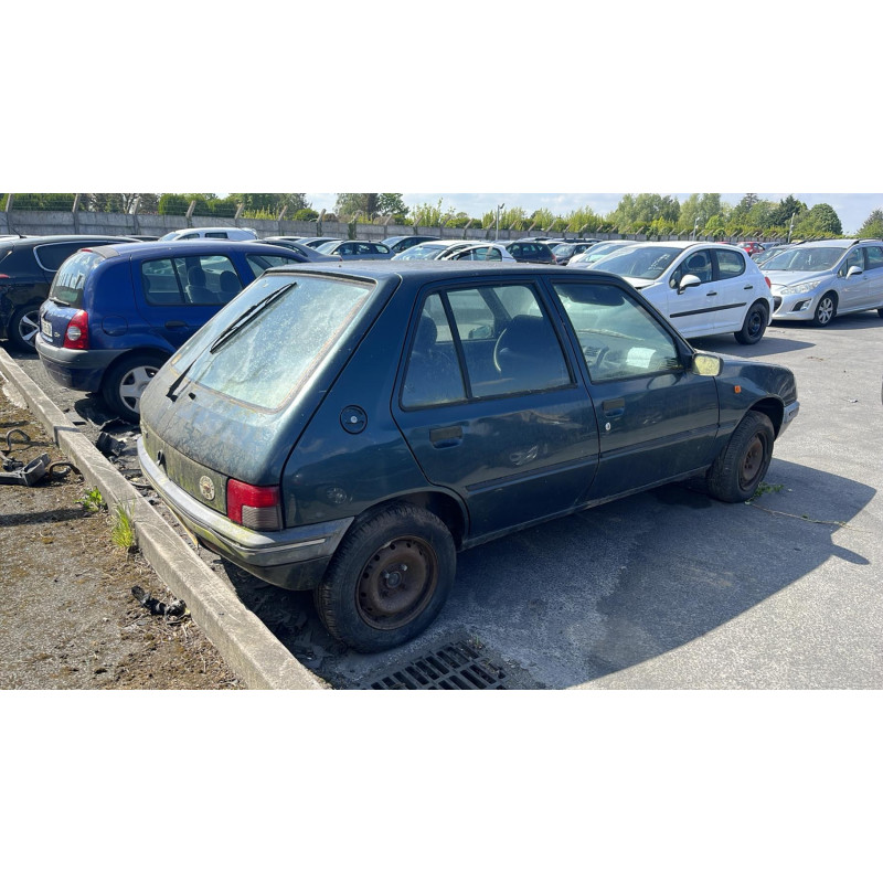 Custode arriere droit (porte) PEUGEOT 205 Photo n°6