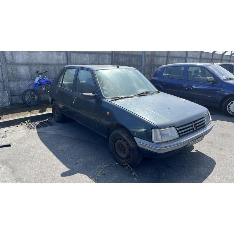 Custode arriere droit (porte) PEUGEOT 205 Photo n°12