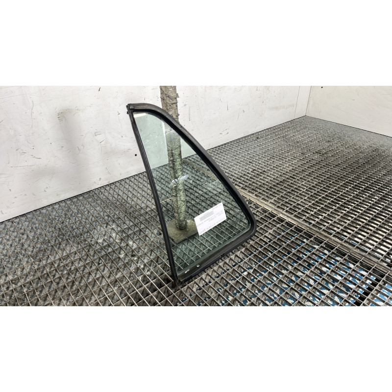 Custode arriere gauche (porte) PEUGEOT 205 Photo n°3