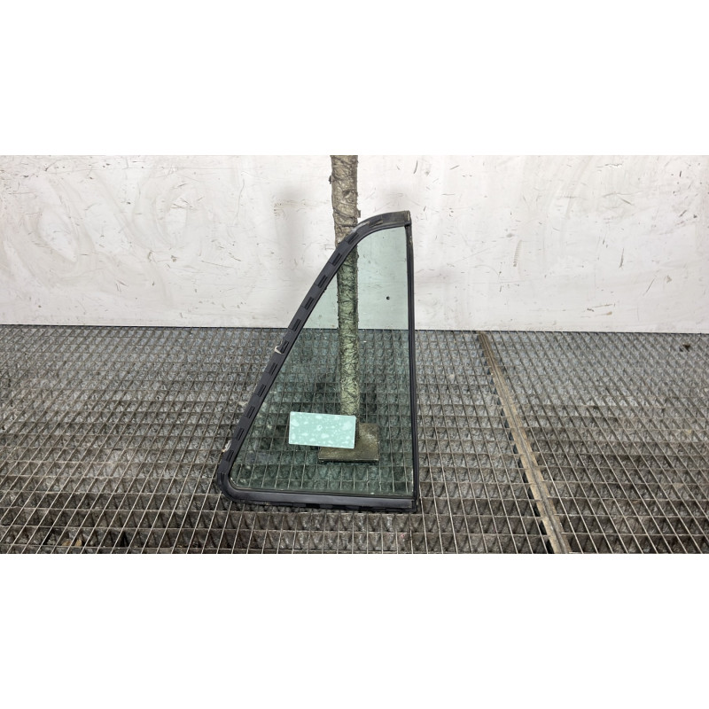 Custode arriere gauche (porte) PEUGEOT 205 Photo n°4