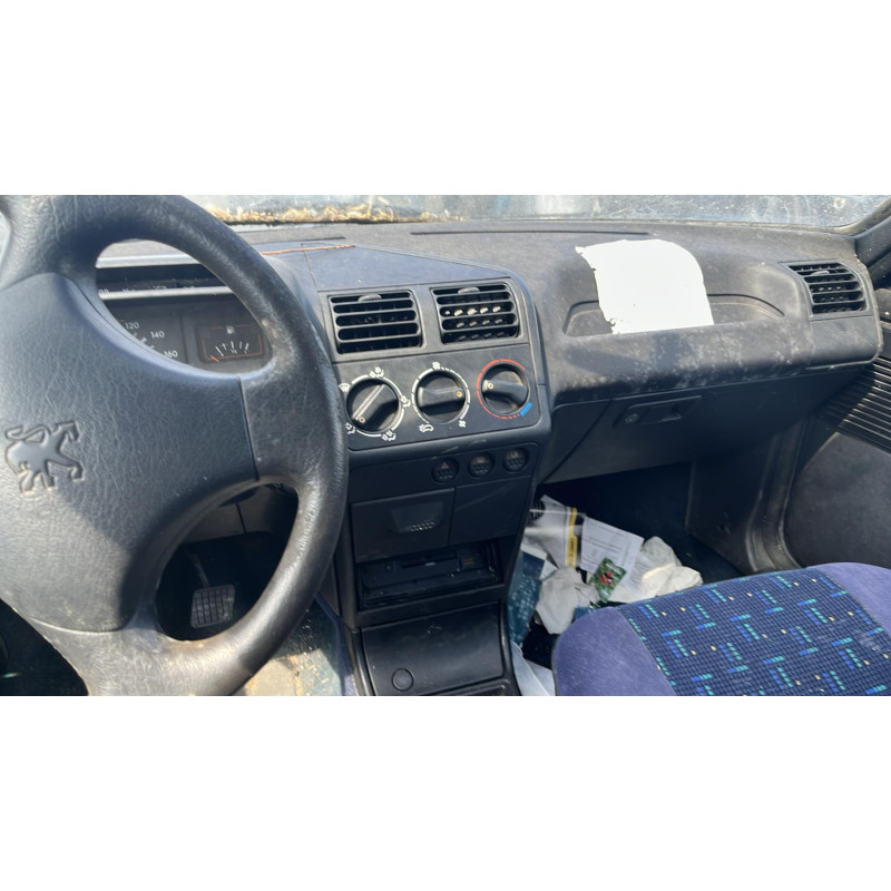 Custode arriere gauche (porte) PEUGEOT 205 Photo n°5