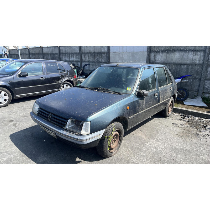 Custode arriere gauche (porte) PEUGEOT 205 Photo n°7